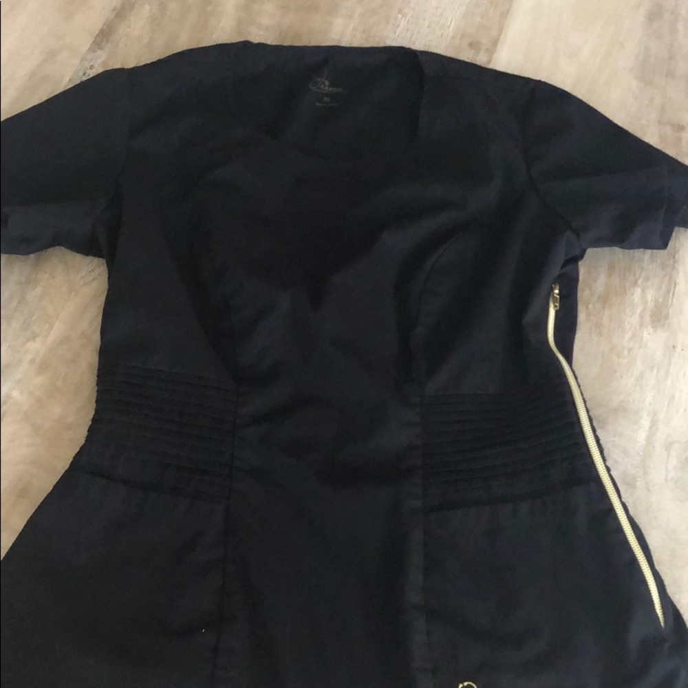 Jaanuu Pintuck Scrub Top